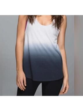 Lululemon Ombre Sleeveless Workout gym tank top size Medium Grey white tank